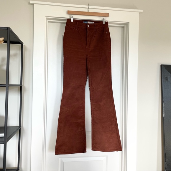 Old Navy Higher High-Rise Corduroy Flares in Rust Brown - Size 6 - Picture 5 of 12